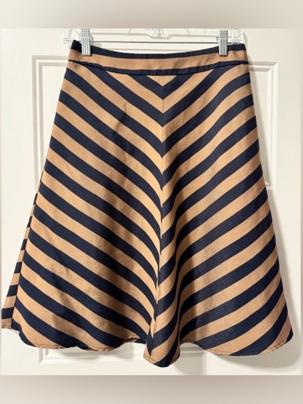 🏷️3/$30 Ann Taylor Striped Midi Skirt 2 Navy Tan A-Line Fit Flare Preppy Office